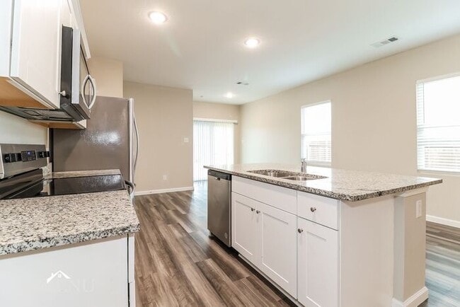 Photo - 6120 Harrah Ln