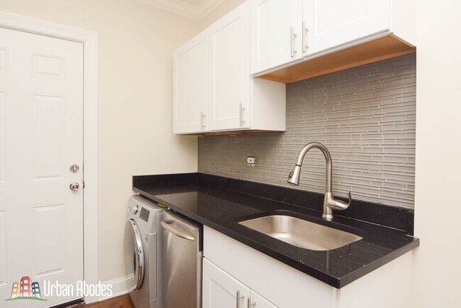 Photo - 3814 N Greenview Ave Unit M05B