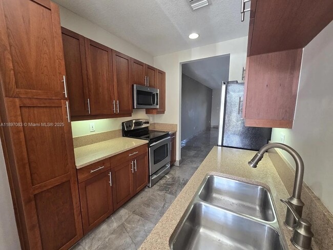 Photo - 1344 SW 2nd Ct Unidad 1344