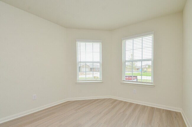 Photo - 329 Killam County Dr