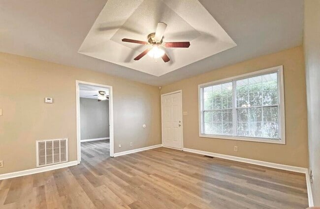 Photo - 581 Oakmont Dr