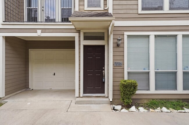 Photo - 1507 Sutton St