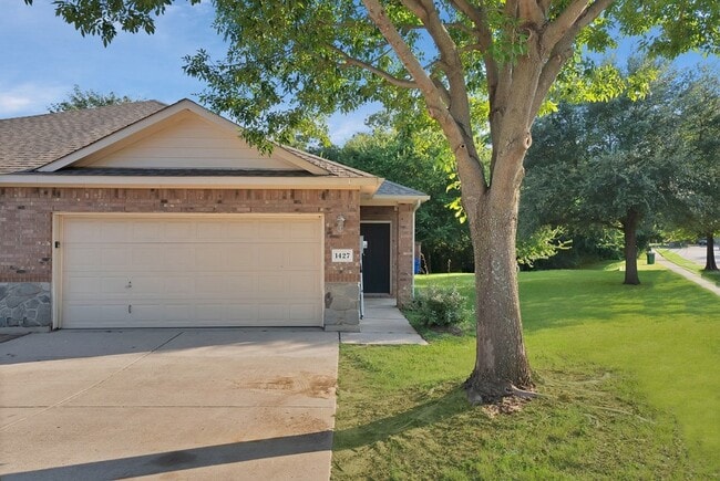 Building Photo - 1427 Piedmont Dr Rental