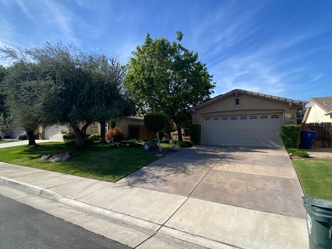 Photo - Gated Community of Grand Island in Seven Oaks 2 BD 2 BA Gorgeous House