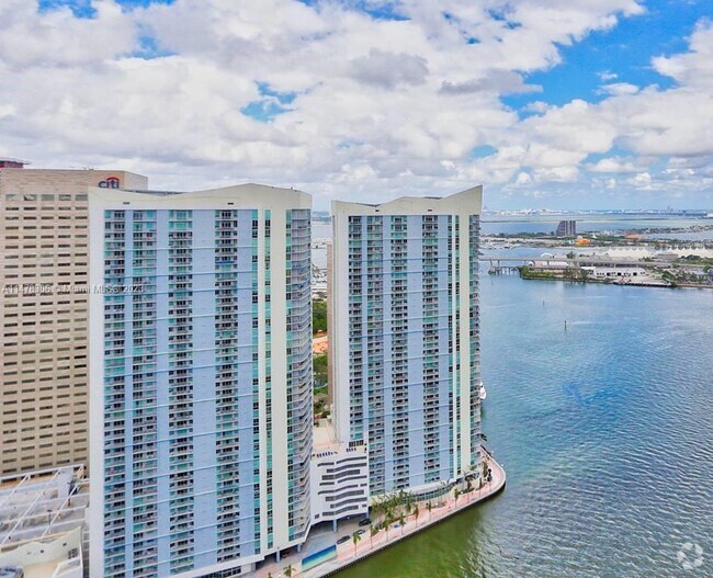 Building Photo - 325 S Biscayne Blvd Unit 1919 Rental