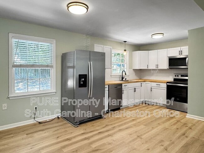 Photo - 2640 Orchid Ave