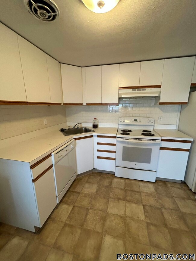 Photo - 20 Riverside St Unit 3-2