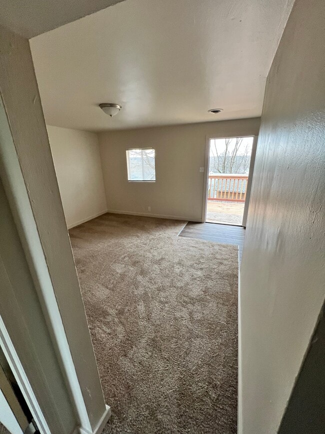 Photo - 325 Sunnyside St