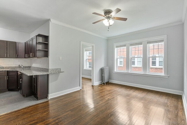 Building Photo - 6112 N Winthrop Ave Unit 1E Rental