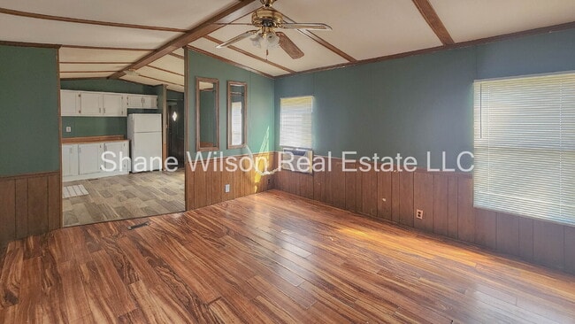 Photo - 3 BD 2 BA Single wide with large back yard!