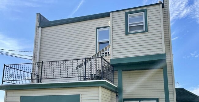 Photo - 601 Belknap St