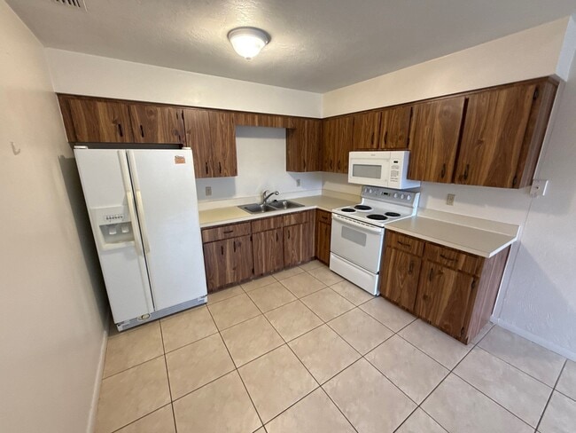 Photo - 2535 E Marco Ct Unidad 1