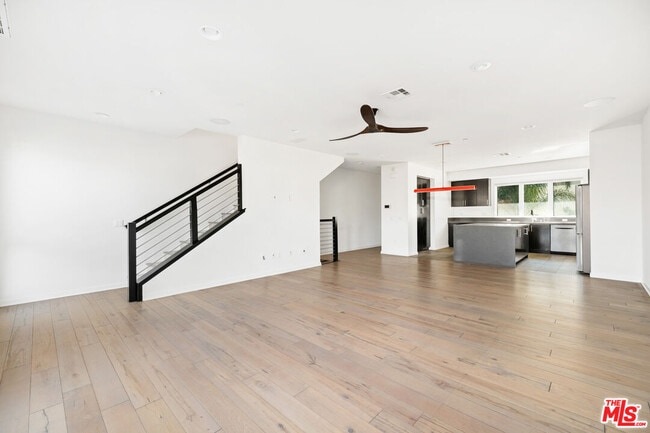 Photo - 2920 Rowena Ave Unit 2