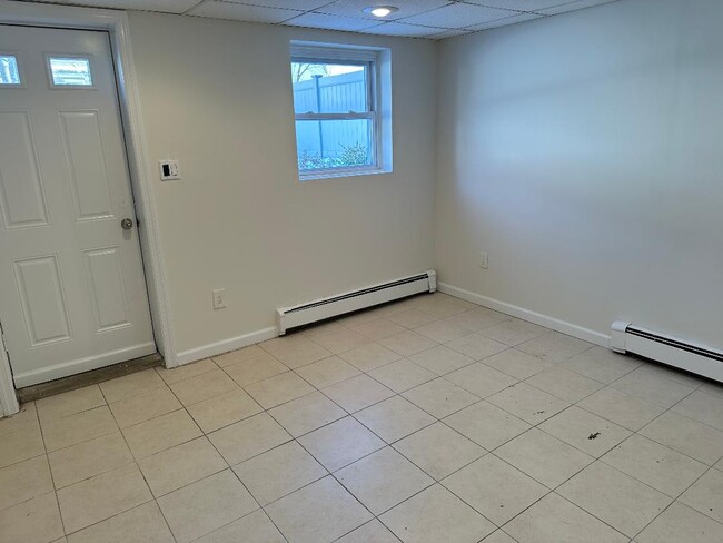 Building Photo - 822 Kingsland Ln Unit 1