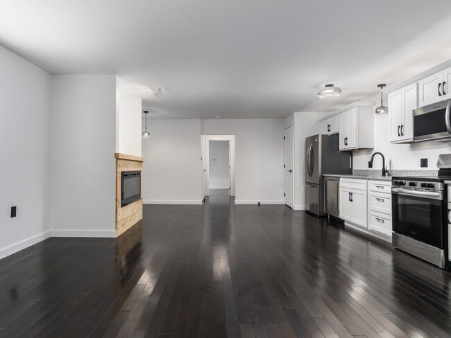 Photo - 130 Temple St