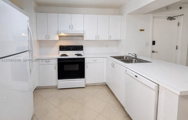 Photo - 104 SW 9th St Unit 1403