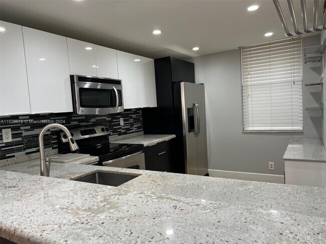 Photo - 2767 Carambola Cir S