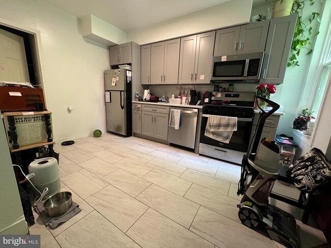 Building Photo - 262 W Apsley St Unit 1
