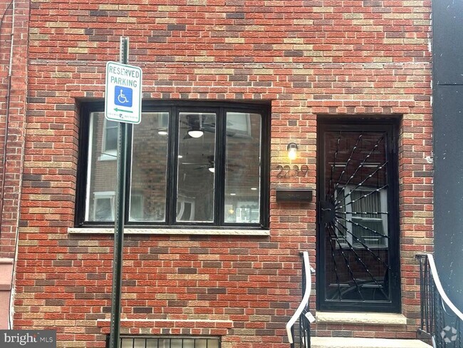 Building Photo - 2239 S Colorado St Rental
