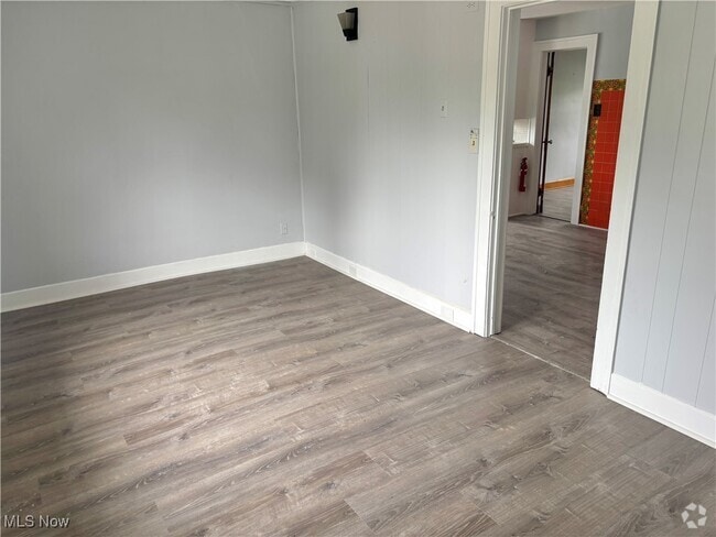 Building Photo - 9615 Cardwell Ave Unit UP Rental
