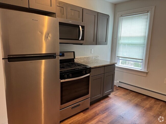 Building Photo - 986 Smith St Unit 3 Rental