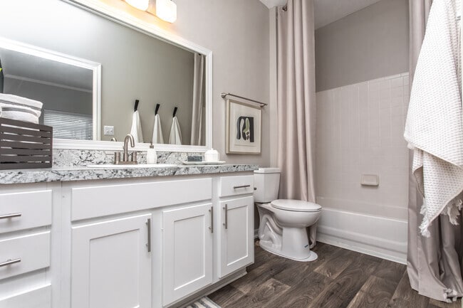 2BR, 2BA - 1114SF