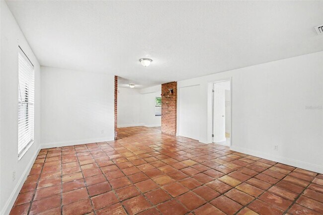 Photo - 913 Lytle St SW