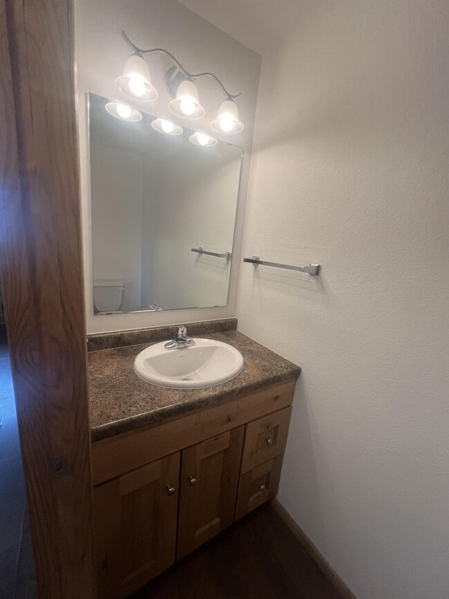 Photo - 3322 8th St W