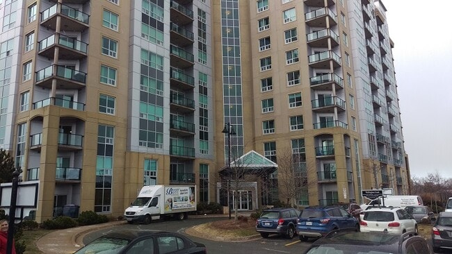 Building Photo - 2677 Gladstone St
