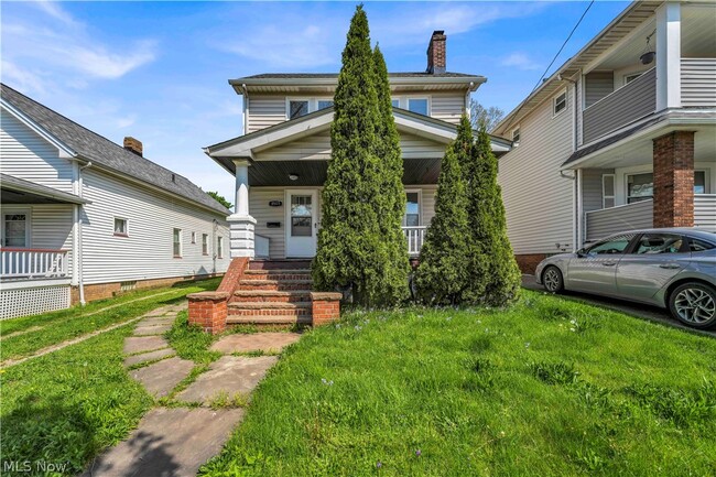 Building Photo - 8505 Bancroft Ave