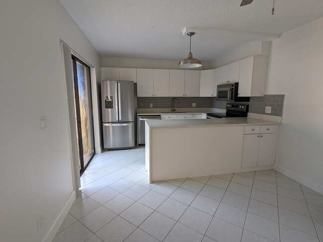 Photo - 296 Arabian Rd