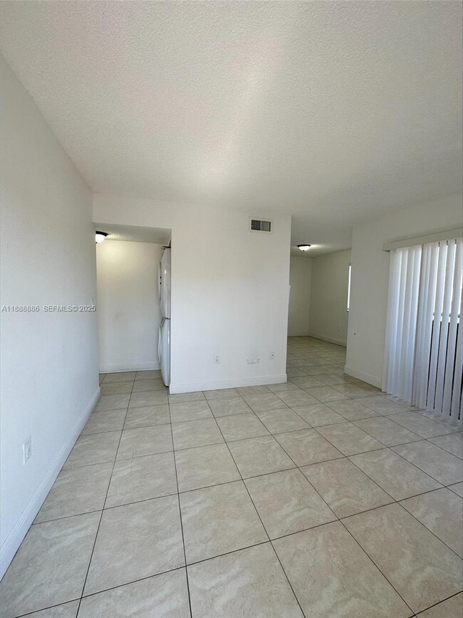 Photo - 6214 SW 131st Ct Unidad 201