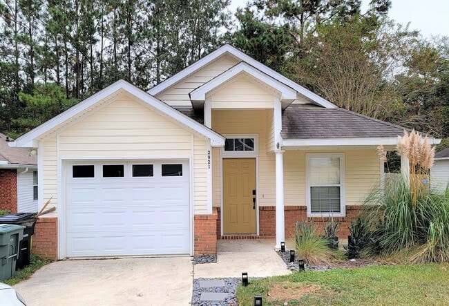 Building Photo - 3 bedroom house for rent in NE Tallahassee...
