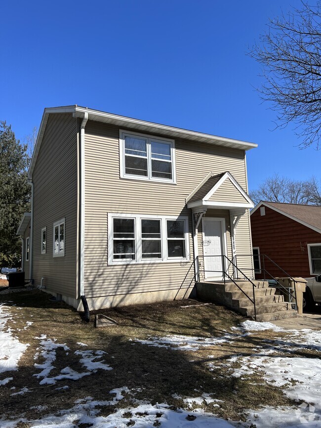 Building Photo - 2942 Stevens St Rental