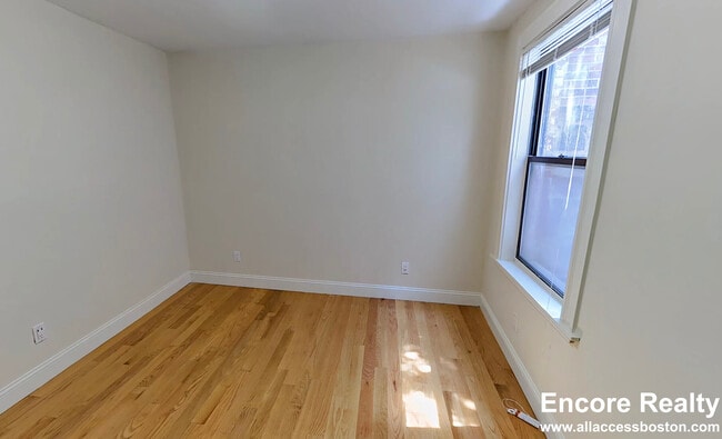 61 Joy St Unit 1