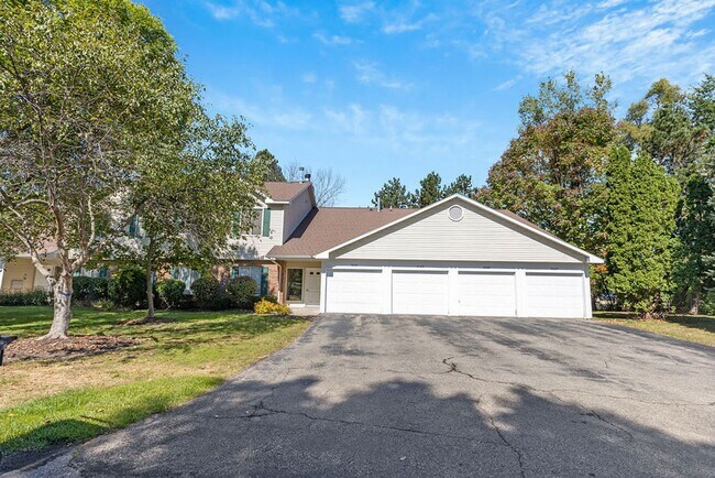 Photo - Charming 2 Bedroom Condo