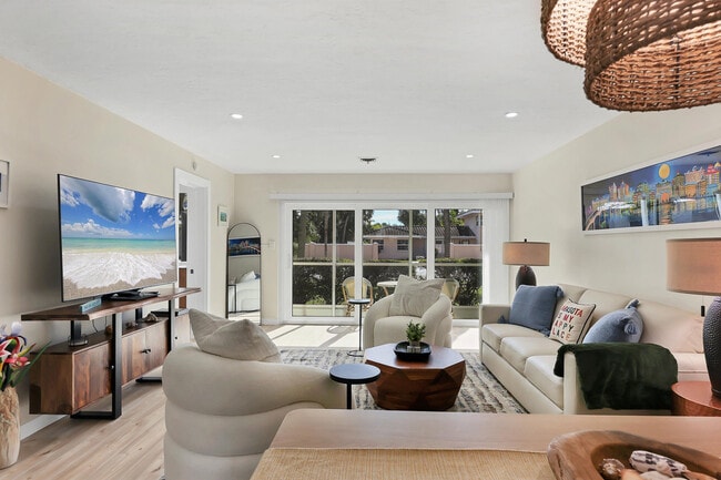 Photo - 500 S Washington Dr