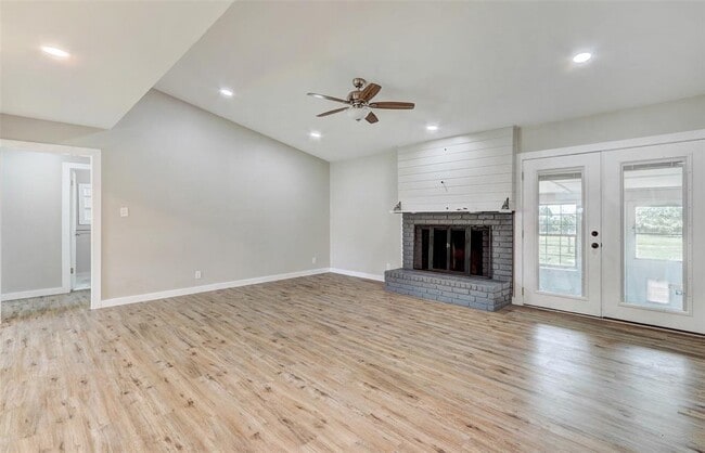 Photo - 820 Stadium Dr