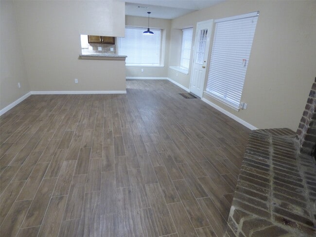 Photo - 1242 Park Ln