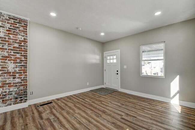 Photo - 823 Lincoln St