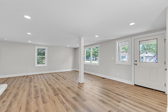 Photo - 9045 Hillcrest Dr