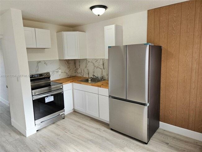 Photo - 118 NW 8th Ave Unit A