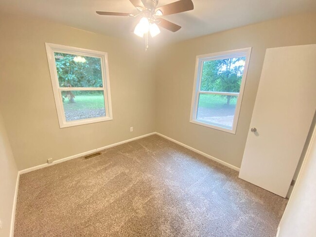 Photo - 3bd/1ba House Renovated In 2021 near Hwy 21 & Hwy 70