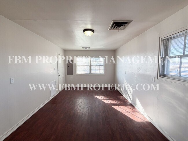 Photo - 2200 Country Club Rd Unidad B