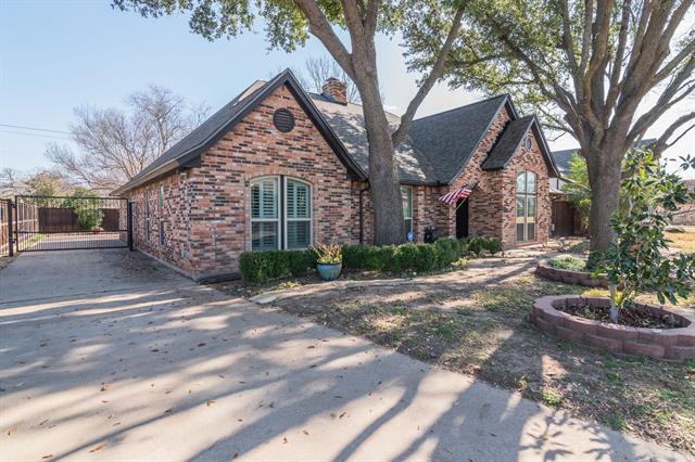 Photo - 2328 Stonegate Dr N