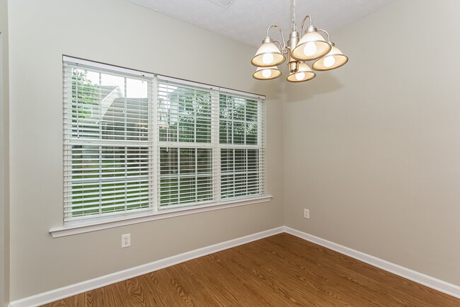 Photo - 64 Crescent St