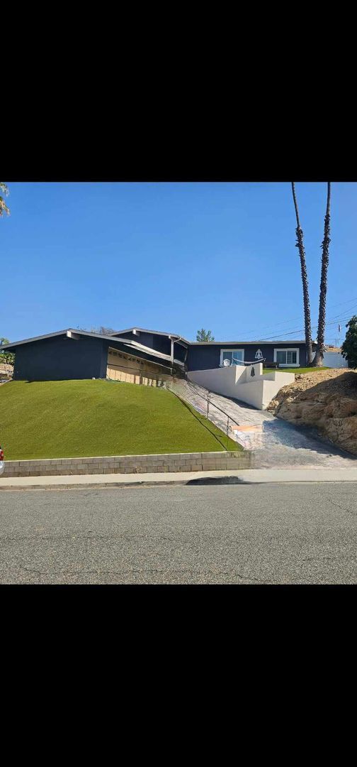 Building Photo - 2975 Robin Rd