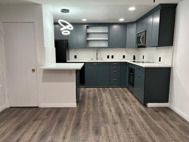 Building Photo - 12014 Kling St Unit 2