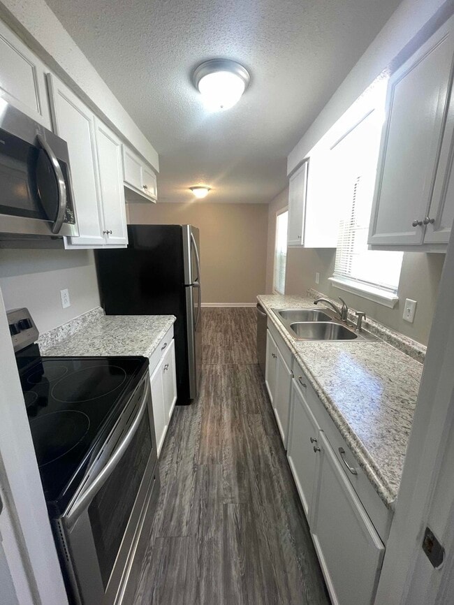 Photo - 641 Miles Ct