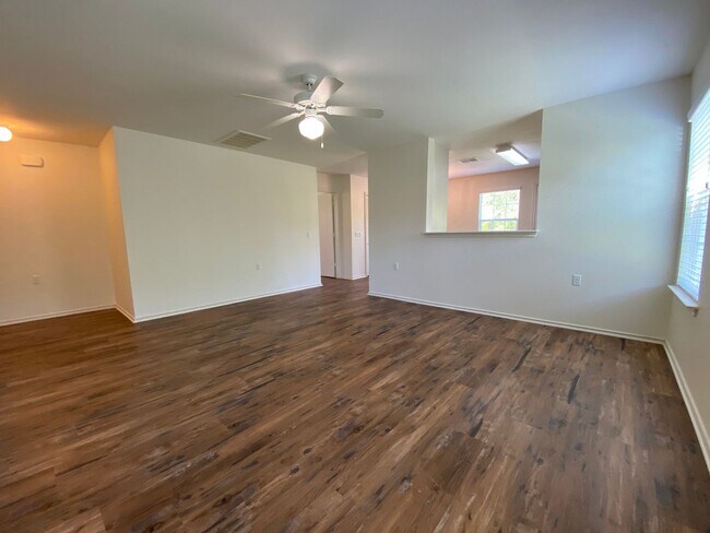 Photo - 4 Bedroom in Thaxton Place